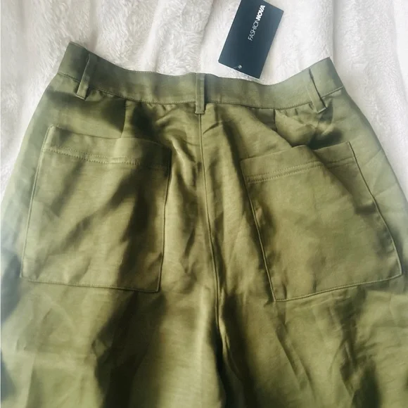 NWT✨ Satin High Rise Joggers - Picture 8 of 10